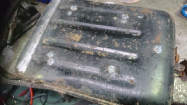 カブリア鉄箱溶接修理