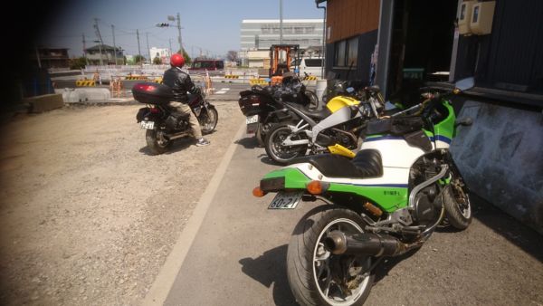バイクの集まる工場