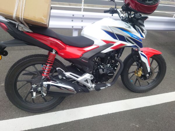 バイク社外マフラー取付け